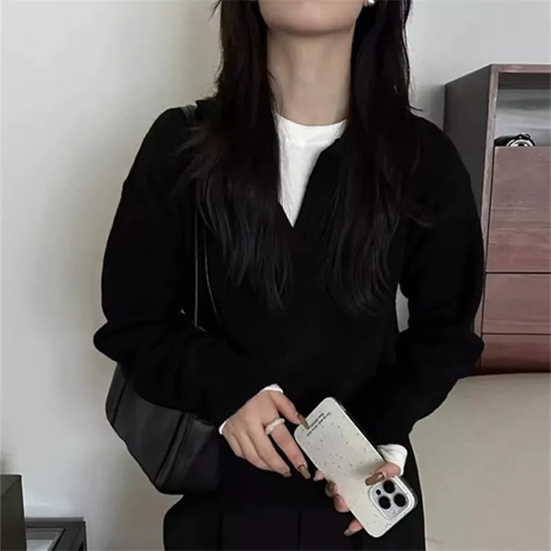 Loose Casual Long Sleeve  Neck Knitted Sweater Women's Black Soft Comfortable V-Neck Top for Autumn Winter Daily Wear