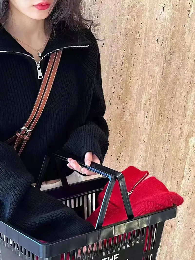 Suéter Rojo de Cuello Alto con Cierre